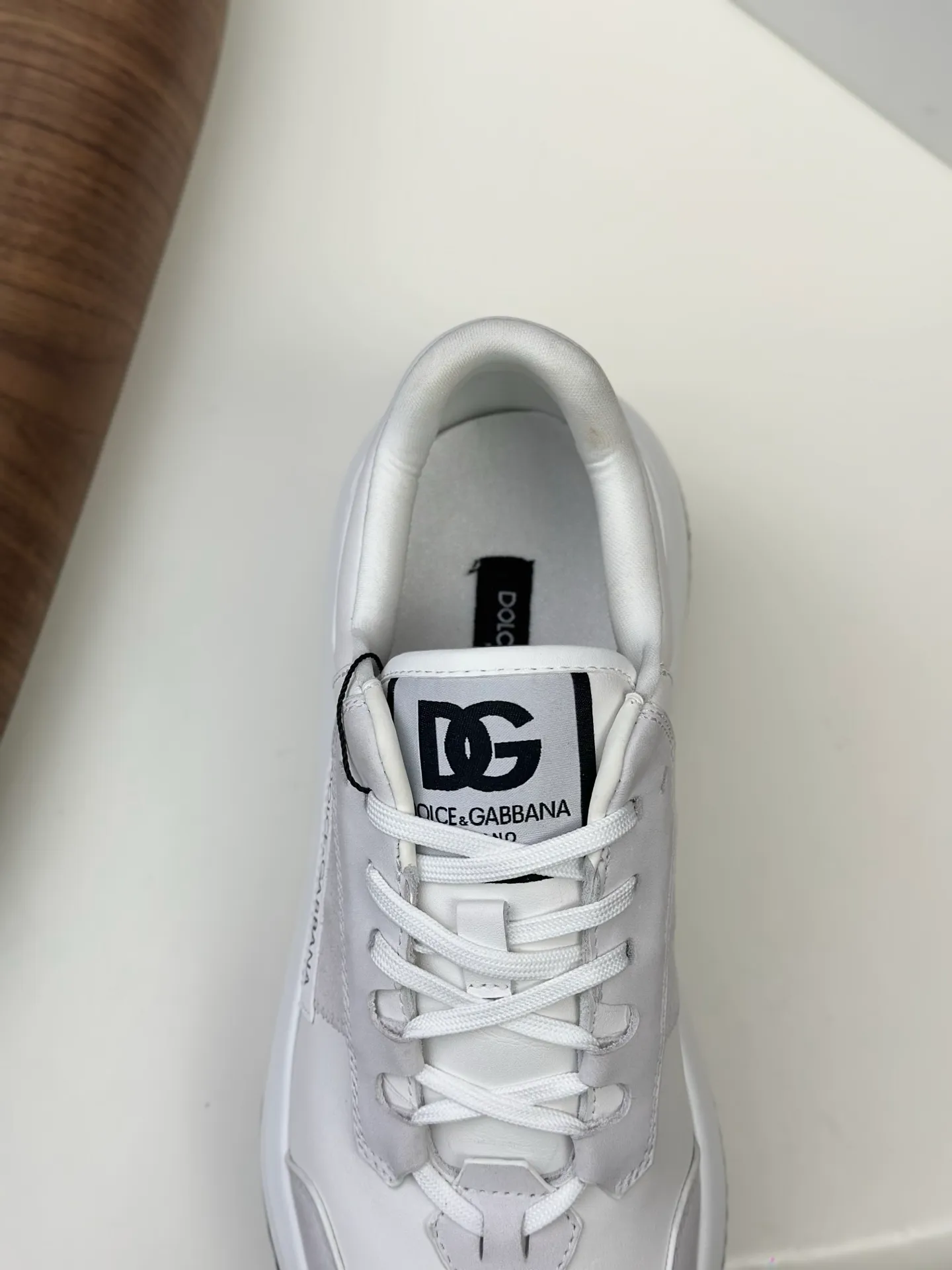 💰780••New arrivals••Dolce&Gabbana••DG✔️High-end men’s sports•casual shoes. Original goods from top counters. Original imported cowhide, multi-material splicing design ➕Imported cowhide lining, cowhide feet ➕Original TPR elastic outsole.  Size: 39-44 (38, 45 customized)